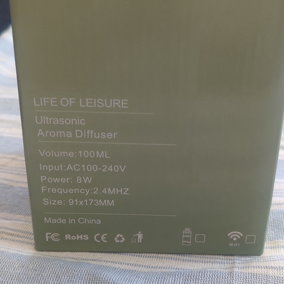 Aroma Diffuser - Black and White - Picture 3 of 6